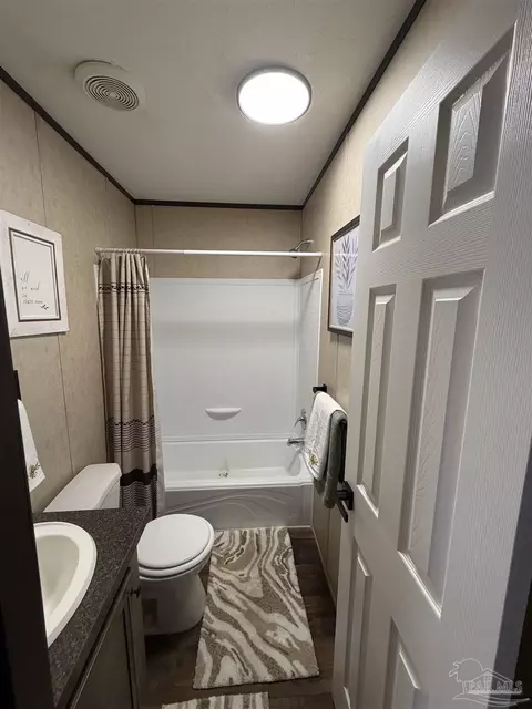 Bath - 6225 Goliath Rd, Milton, FL 32583 photo 11 of 11