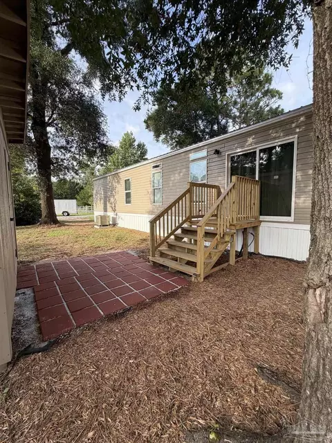 Exterior - 6225 Goliath Rd, Milton, FL 32583 photo 3 of 6