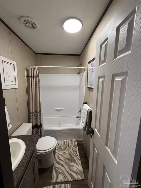 Bath - 6225 Goliath Rd, Milton, FL 32583 photo 9 of 11