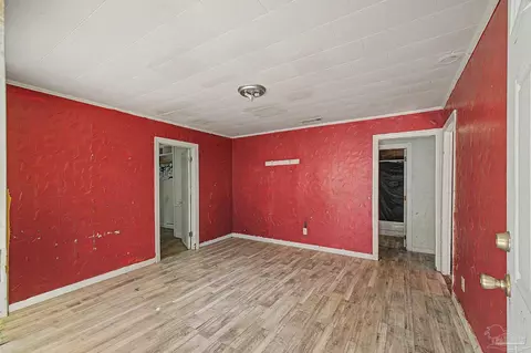 Living - 197 Hudson St, Crestview, FL 32536 photo 3 of 7