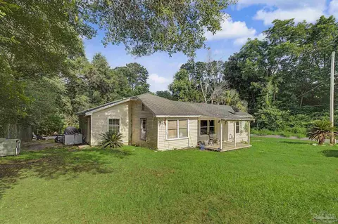 Exterior - 197 Hudson St, Crestview, FL 32536 photo 1 of 7