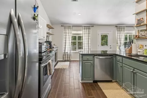 Kitchen - 1254 Plata Canada Dr, Cantonment, FL 32533 photo 2 of 4