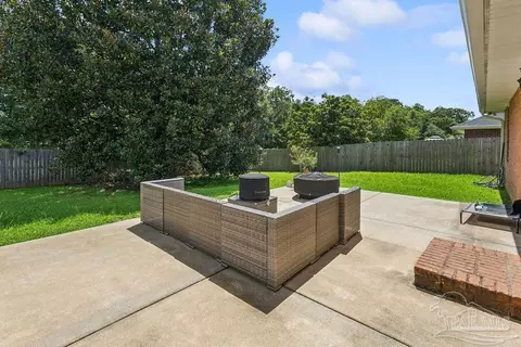 Exterior - 1254 Plata Canada Dr, Cantonment, FL 32533 photo 2 of 5