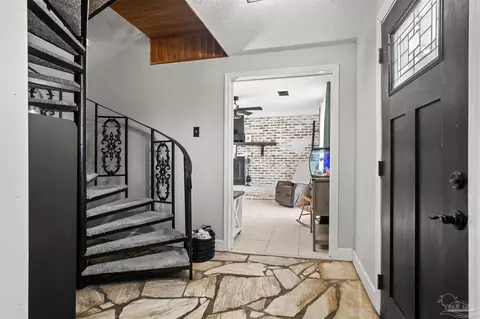 Entry Way - 5012 Beck Ave, Jay, FL 32565 photo 1 of 2