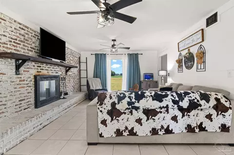 Living - 5012 Beck Ave, Jay, FL 32565 photo 5 of 6