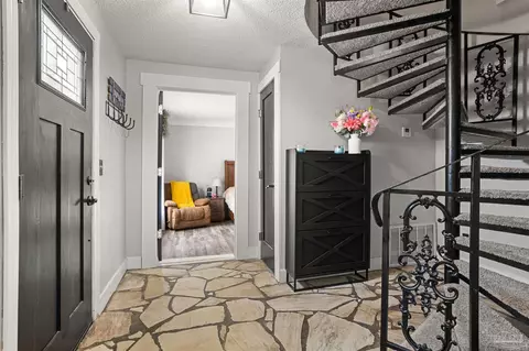 Entry Way - 5012 Beck Ave, Jay, FL 32565 photo 2 of 2