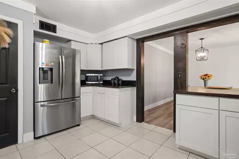 Kitchen - 5012 Beck Ave, Jay, FL 32565 photo 3 of 8