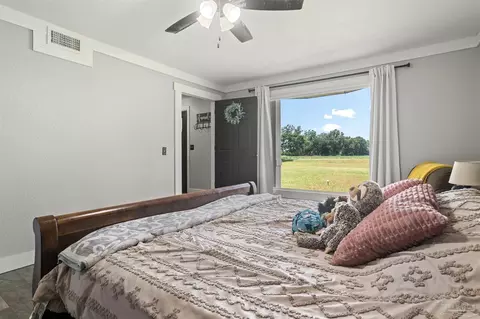 Bedroom - 5012 Beck Ave, Jay, FL 32565 photo 5 of 9
