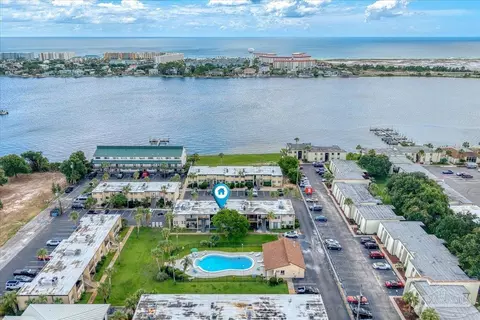 300 NW Miracle Strip Pkwy S W #3B, Fort Walton Beach, FL 32548