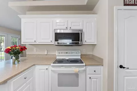 Kitchen - 3931 Andershot St, Pace, FL 32571 photo 3 of 4