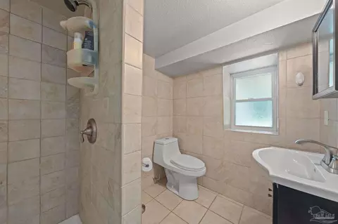 Bath - 5875 Hall Rd, Jay, FL 32565 photo 3 of 3
