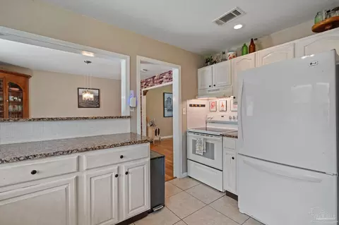 Kitchen - 5875 Hall Rd, Jay, FL 32565 photo 3 of 3