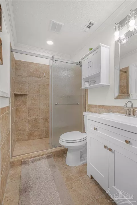 Bath - 4420 Mundy Ln, Pace, FL 32571 photo 1 of 2