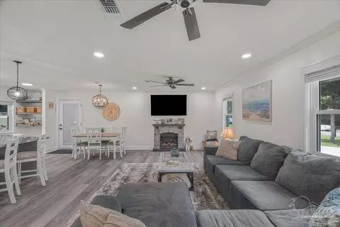 Living - 4420 Mundy Ln, Pace, FL 32571 photo 2 of 3