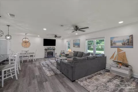 Living - 4420 Mundy Ln, Pace, FL 32571 photo 1 of 3