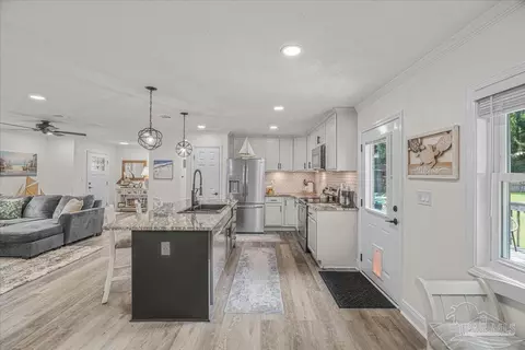 Kitchen - 4420 Mundy Ln, Pace, FL 32571 photo 3 of 6