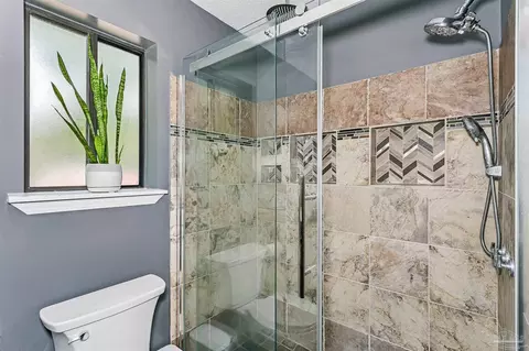 Bath - 114 Thurston Pl, Crestview, FL 32536 photo 2 of 3