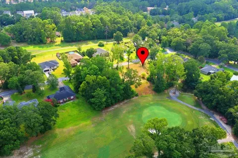 104 Par Ct, Crestview, FL 32536 photo 6