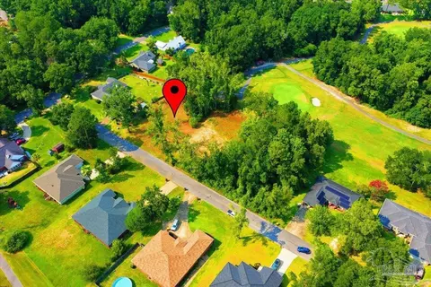 104 Par Ct, Crestview, FL 32536 photo 4
