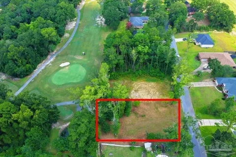 104 Par Ct, Crestview, FL 32536 photo 2