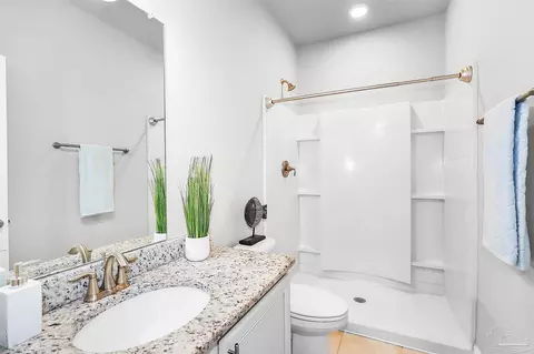 Bath - 2825 Gemstone Cir, Pace, FL 32571 photo 3 of 3