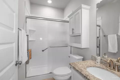 Bath - 2825 Gemstone Cir, Pace, FL 32571 photo 2 of 3