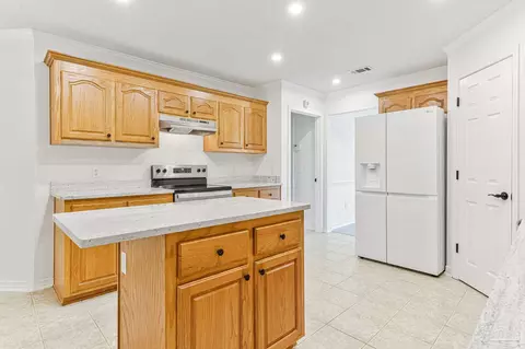 Kitchen - 1778 Condor Dr, Cantonment, FL 32533 photo 2 of 4