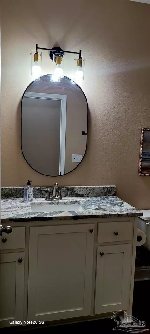 Bath - 3219 Electra Dr, Milton, FL 32583 photo 2 of 6