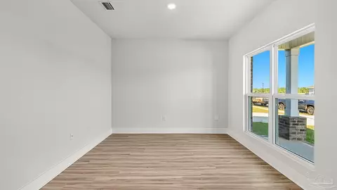 Living - 5908 Tripletail Dr, Milton, FL 32583 photo 4 of 6