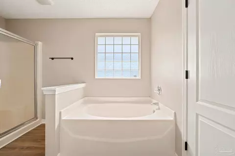 Bath - 4855 Broadleaf Dr, Pace, FL 32571 photo 2 of 6