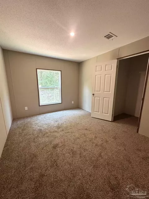 Bedroom - 5337 Old Oak Rd, Milton, FL 32583 photo 2 of 4