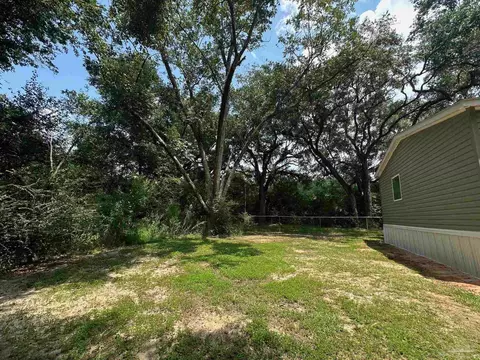 Exterior - 5337 Old Oak Rd, Milton, FL 32583 photo 3 of 3