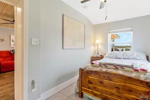 Bedroom - 7631 Petersen Pt Rd, Milton, FL 32583 photo 5 of 5