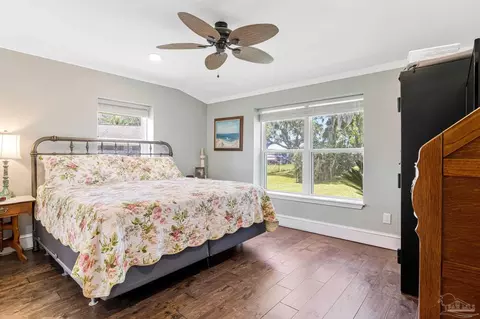 Bedroom - 7631 Petersen Pt Rd, Milton, FL 32583 photo 1 of 5