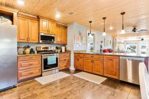 Kitchen - 7631 Petersen Pt Rd, Milton, FL 32583 photo 1 of 2