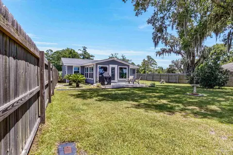 Exterior - 7631 Petersen Pt Rd, Milton, FL 32583 photo 14 of 18