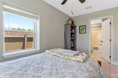 Bedroom - 7631 Petersen Pt Rd, Milton, FL 32583 photo 4 of 5