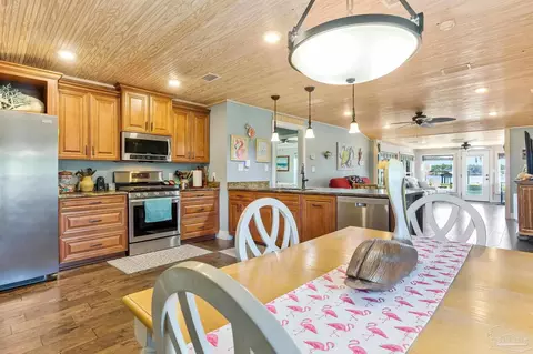 Dining - 7631 Petersen Pt Rd, Milton, FL 32583 photo 1 of 4