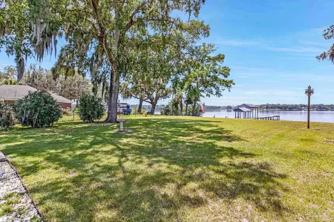 Exterior - 7631 Petersen Pt Rd, Milton, FL 32583 photo 15 of 18