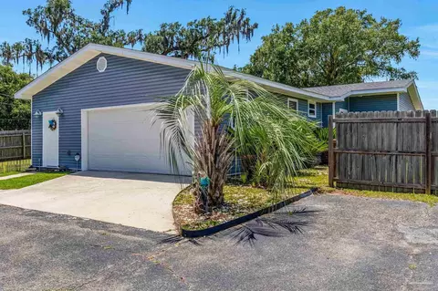 Exterior - 7631 Petersen Pt Rd, Milton, FL 32583 photo 3 of 18