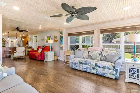 Living - 7631 Petersen Pt Rd, Milton, FL 32583 photo 1 of 6