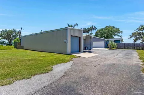 Exterior - 7631 Petersen Pt Rd, Milton, FL 32583 photo 11 of 18