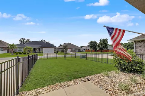 Exterior - 4166 Upper Walk Ln, Milton, FL 32583 photo 6 of 13