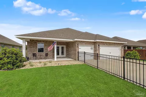 Exterior - 4166 Upper Walk Ln, Milton, FL 32583 photo 4 of 13