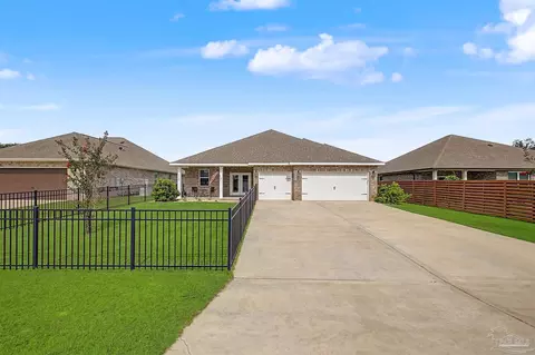 Exterior - 4166 Upper Walk Ln, Milton, FL 32583 photo 2 of 13