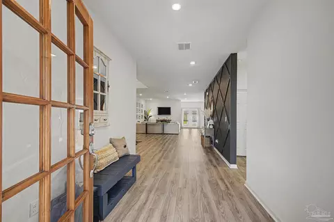 Entry Way - 4166 Upper Walk Ln, Milton, FL 32583 photo 10 of 14
