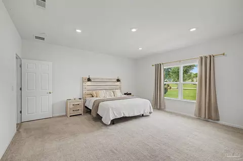 Bedroom - 4166 Upper Walk Ln, Milton, FL 32583 photo 2 of 10