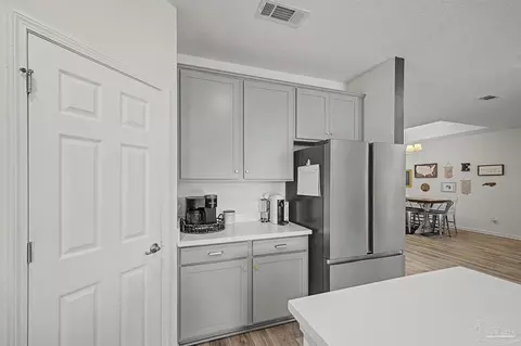 Kitchen - 4166 Upper Walk Ln, Milton, FL 32583 photo 4 of 7