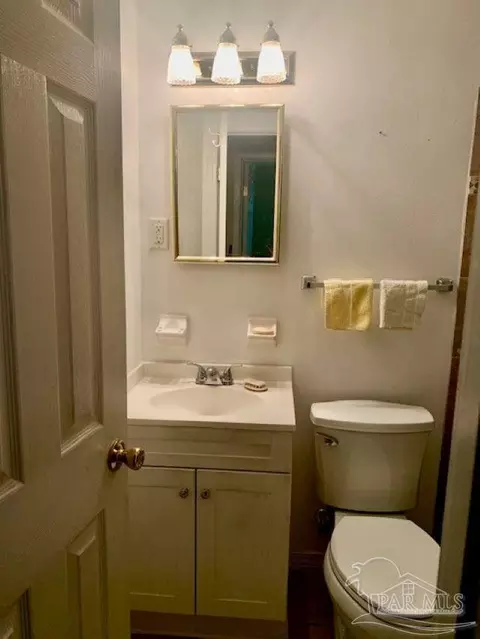 Bath - 5116 Seagull Dr, Pace, FL 32571 photo 2 of 8