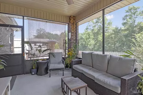 Exterior - 6771 Cotter Dr, Milton, FL 32570 photo 6 of 7